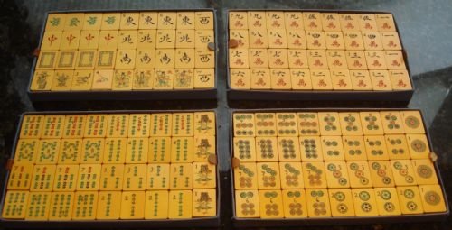 1930's complete chinese mah jong set including bakelite tiles and generous sized lacquer tile racks in the original case