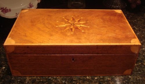 19th century wonderful mahogany and satinwood inlaid work box with lovely central inlay