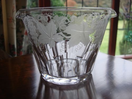 19th century beautiful cut glass rinser with engraved design of grapes and leaves