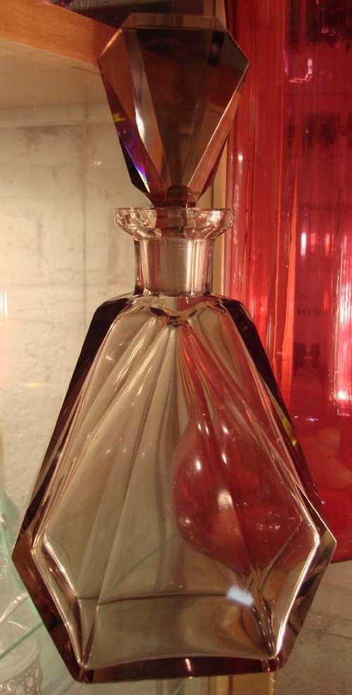 circa 1930 lovely art deco period amethyst coloured drinks decanter