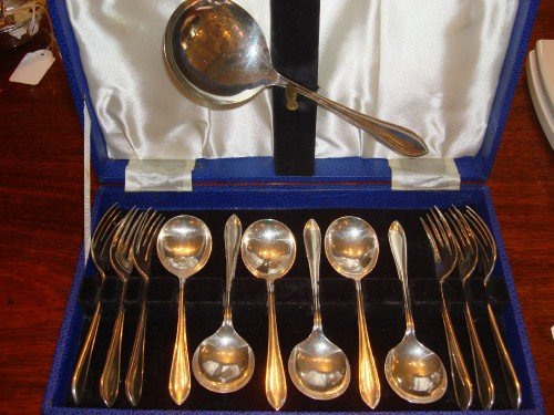 sheffield hallmarked sterling silver 13 piece dessert or fruit service canteen by well known maker emile viner presented in the original case