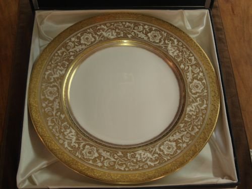 very striking minton gold encrusted porcelain ball pattern dinner plate with original box