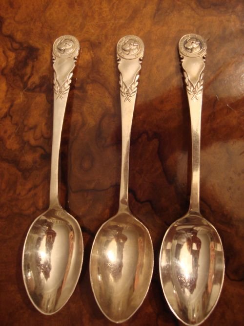 sheffield 192526 set of 3 solid silver spoons with the wire fox terrier association insignia