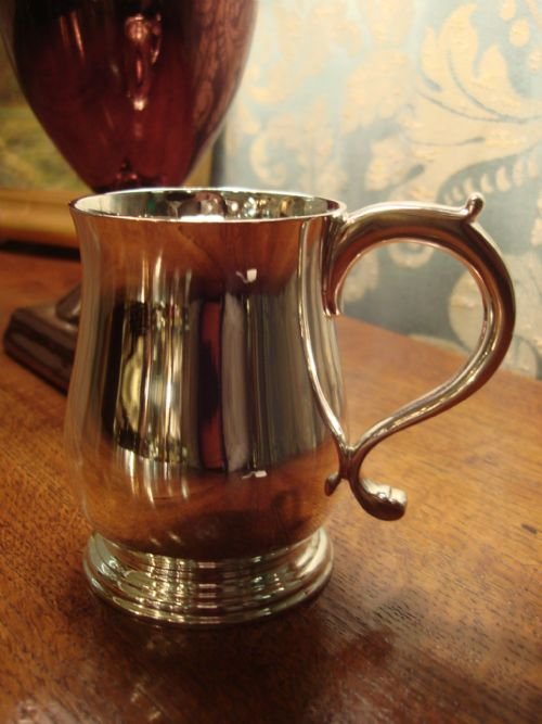 london 1930 magnificent and heavy small tankard or mug made by richard comyns of the famed william comyns and sons