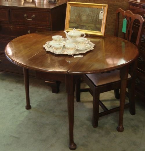 circa 1800 lovely solid mahogany oval drop leaf table